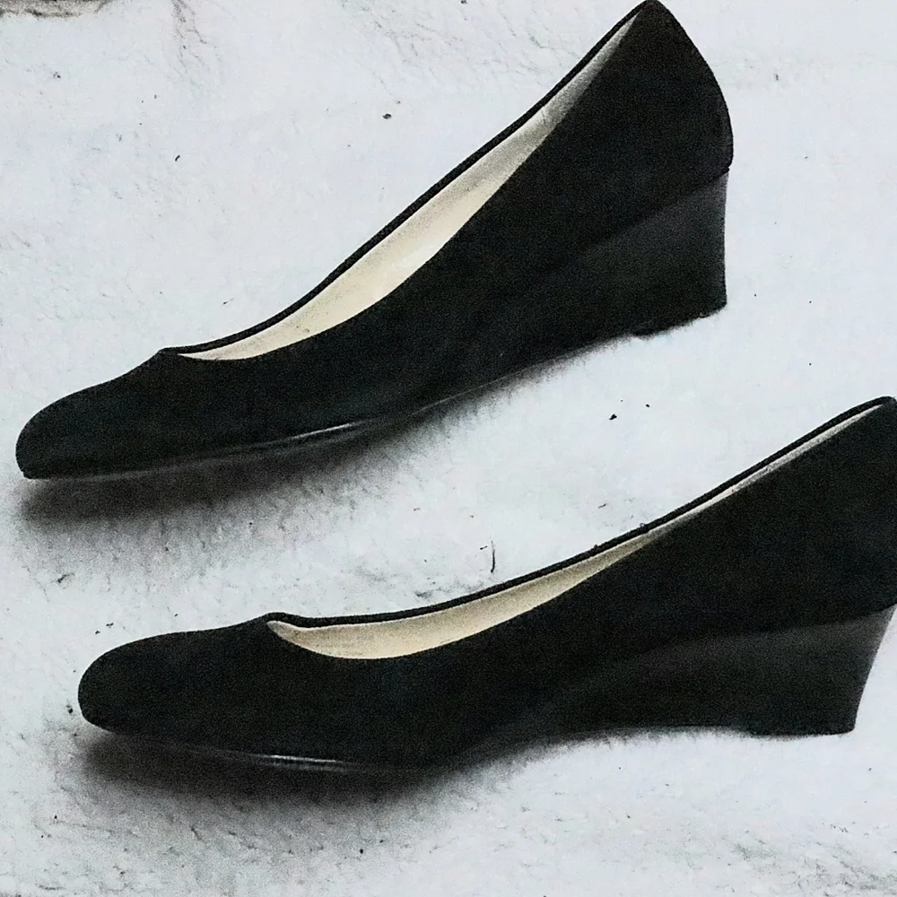 BLACK WEDGES 8.5 Calvin Klein Baylor Suede Classic Basic Office Dressy Work Shoe